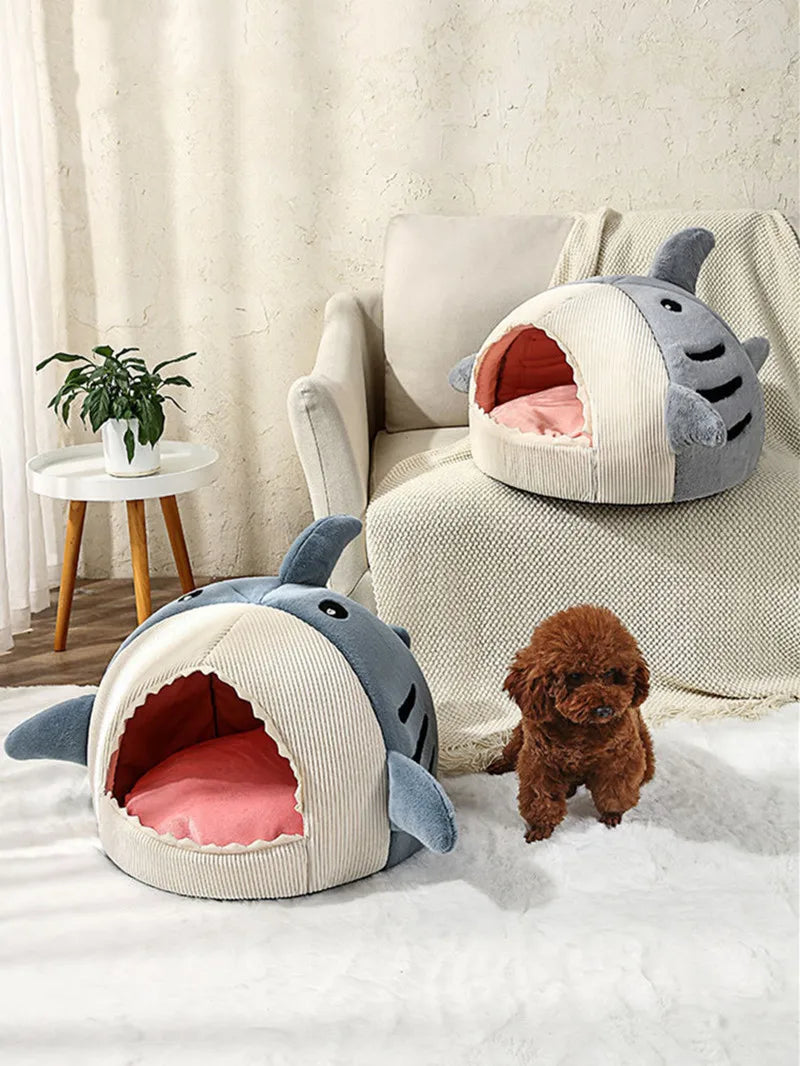 Dog Bed, Winter Warm Semi-enclosed Big Mouth Shark, Comfortable Dog & Cat House